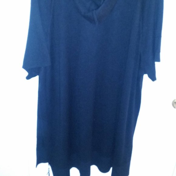 Lululemon Opened Up Poncho in Black - Picture 12 of 12